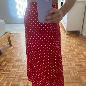 High-waisted vintage polka dot skirt